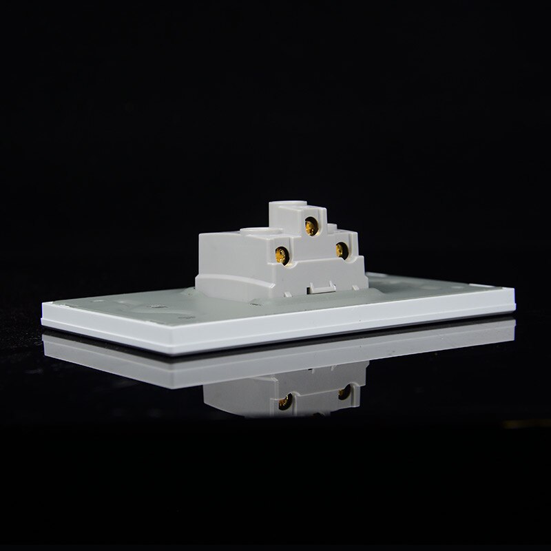 118mm white American Southeast Asia Standard 3-pole Multi-function socket PC flame retardant household safety power plug 15A
