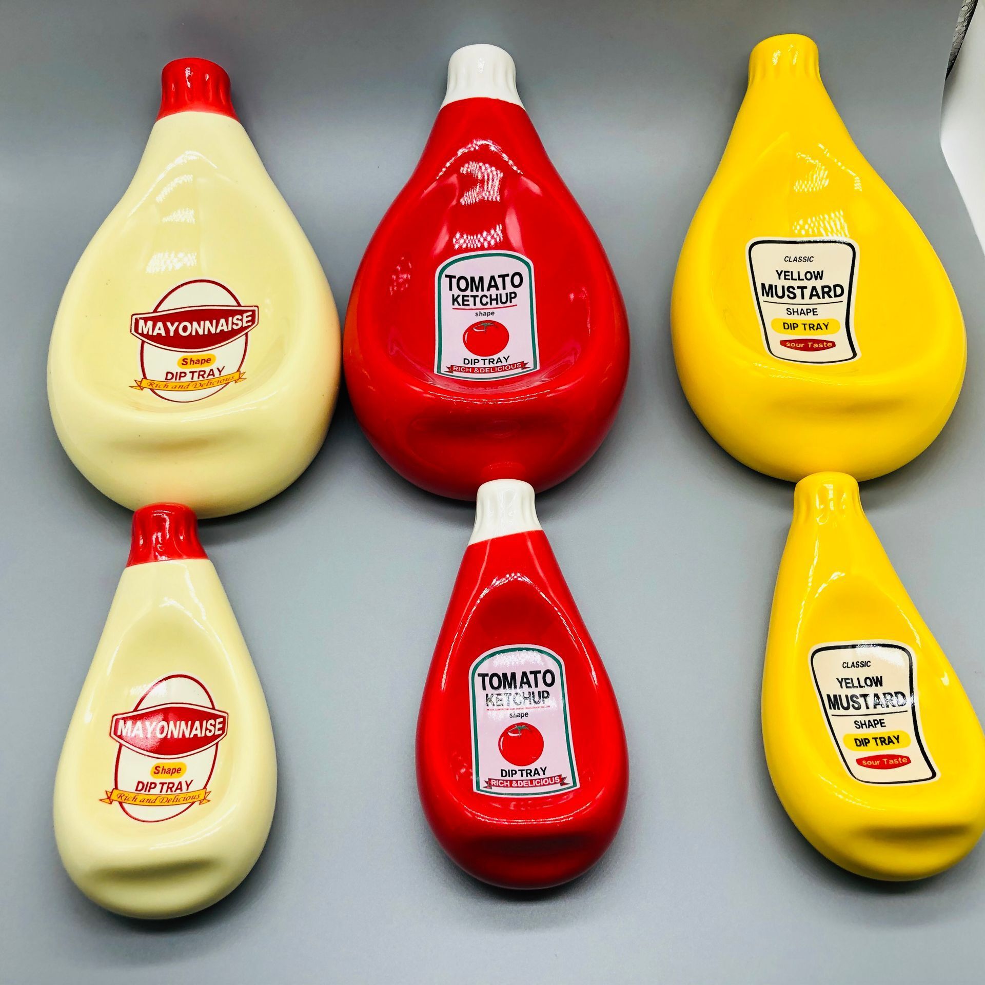 Plate Ceramic Extruded Tomato Sauce Bottle Shape Soy Sauce Dish Mustard Dish Dish Plate Dinner Plates Ceramic plate