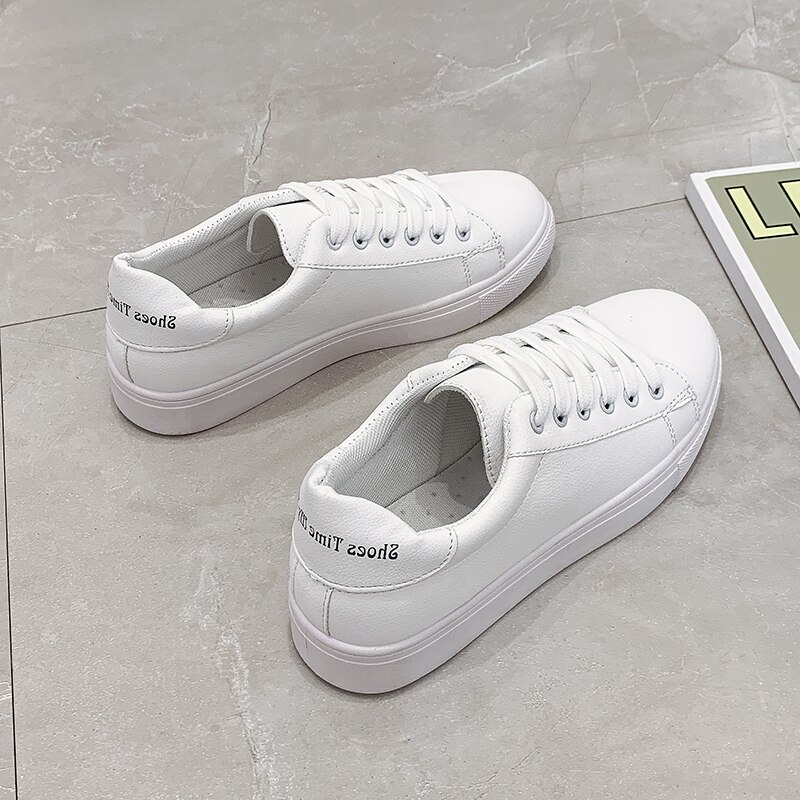 Goedkope damesschoenen witte schoenen dames lente wilde platte band casual schoenen sneakers enkele schoenen dames student