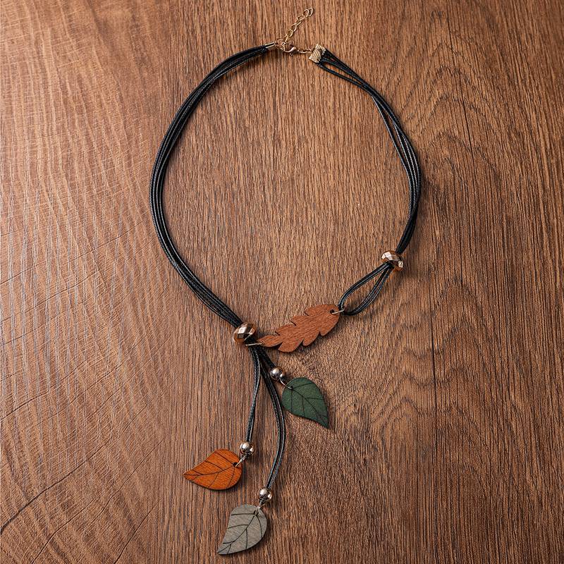 Collar con colgantes de hojas de madera étnica bohemia, collar llamativo Retro hecho a mano Vintage para mujer, joyería de para uso diario: Rojo-marrón