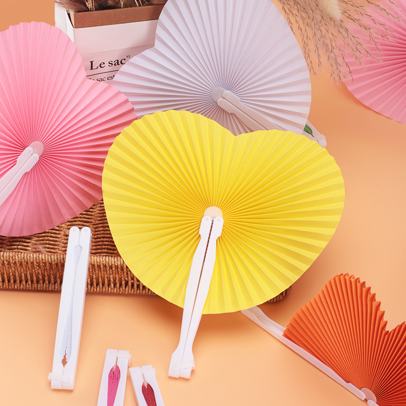 Bunte, herzförmige papierfächer zum selberfalten – 30/60/100 stück – Ideal für hochzeitsgäste und festliche anlässe.