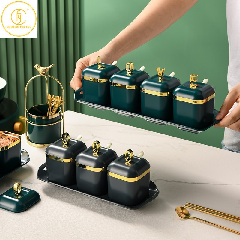 3/4Pcs Plastic Kruiden Tank Keuken Zout Shaker Opslag Organisatie Gereedschap Spice Container Bus Set Familie Spice Organisator