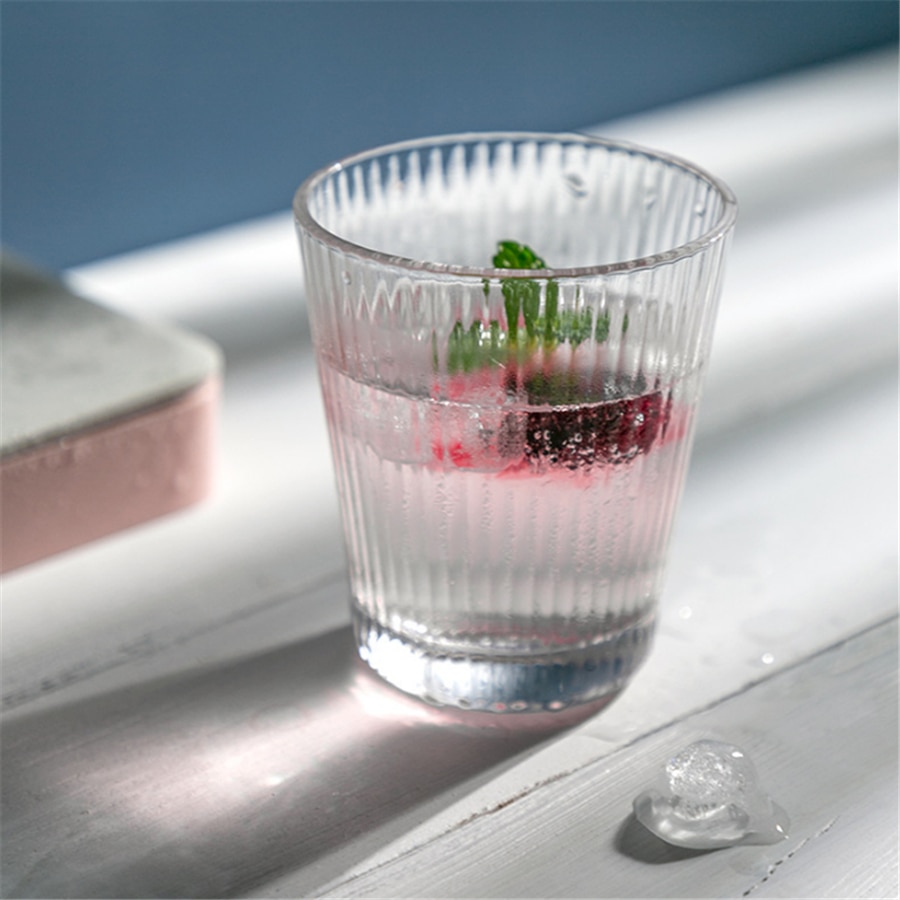 Tre liv ljus lyx nordiska vertikala ränder målade guld dryck juice kopp enkel vatten kopp hushålls kopp vin kopp guld glas