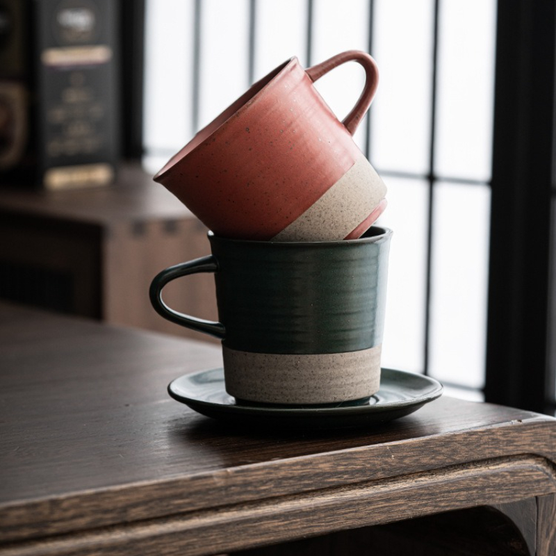 Juego de tazas de café de cerámica, taza creativa hecha a mano, taza de agua de cerámica Simple, juego de platos de tazas de café Retro elaborados a mano