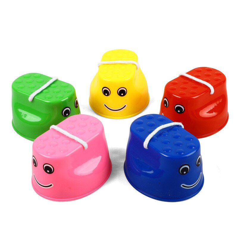 1 Paar Outdoor Plastic Balans Training Apparatuur Glimlach Springen Stelten Coördinatie Spel Springen Voeten Stelten Voor Kinderen Speelgoed