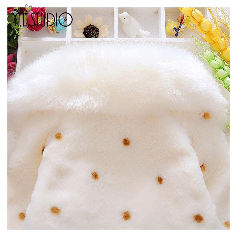 Winter peuter meisjes mantel cape jas dikke warme imitatiebontjas schattige stippen bal strik baby bovenkleding kindermeisjeskleding