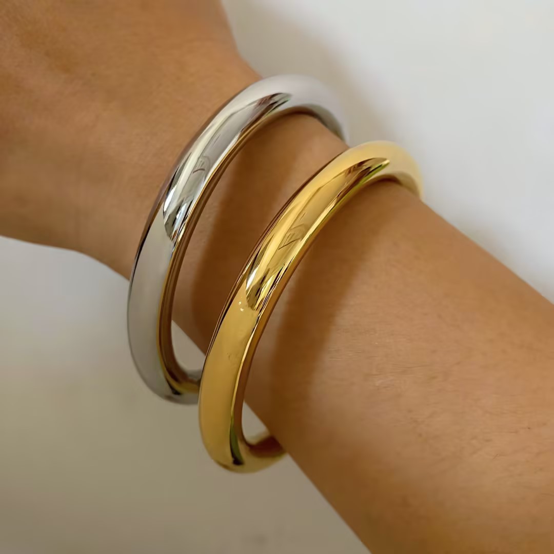 Stainless Steel Fashionable 18K Gold Plated Colorless Jewelry Hollow Bracelet Women's Chunky Bangles Bracelets