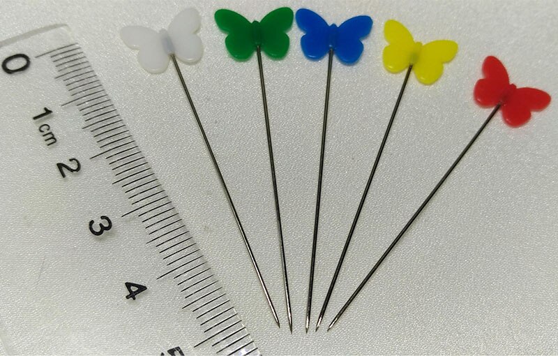 100 Stks/set Vlinder Bloem Nietstiften Patchwork Pinnen Naalden Naaien Pin Met Plastic Doos Handwerk Craft Tool Naaien Accessoires