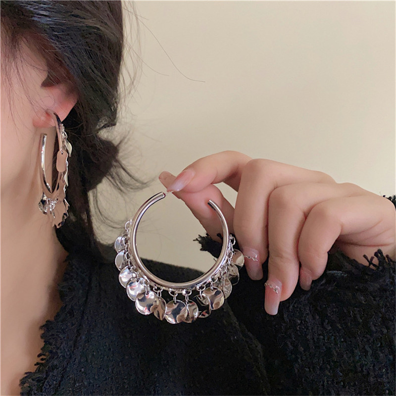 Boucles d'oreilles en métal en forme de C, Style européen et américain, personnalisées, à la , pour dames et filles, accessoires de voyage et de mariage: PLAQUÉ ARGENT