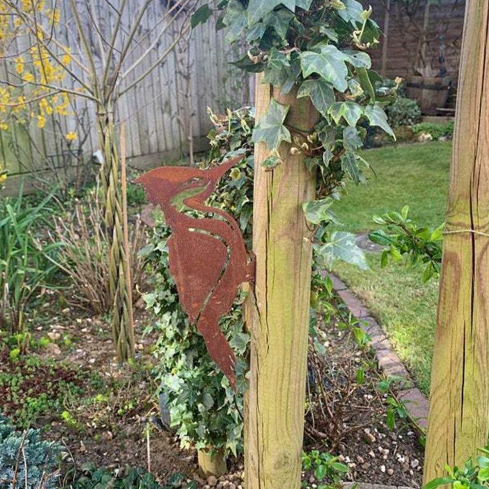 Havepæl stablet fugl rusten jernhåndværk fugleformet kunst silhuet skulptur udendørs havehegn dekoration