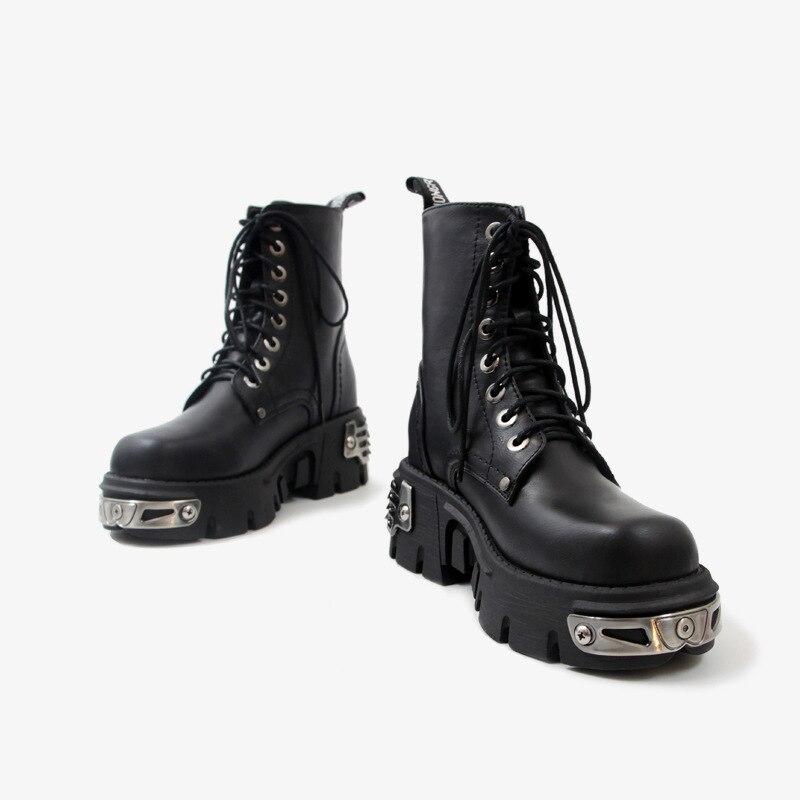 Botines de plataforma de estilo Punk para mujer, botas gruesas para motocicleta, decoración de Metal, color negro, talla grande 41 43 44 XK-811