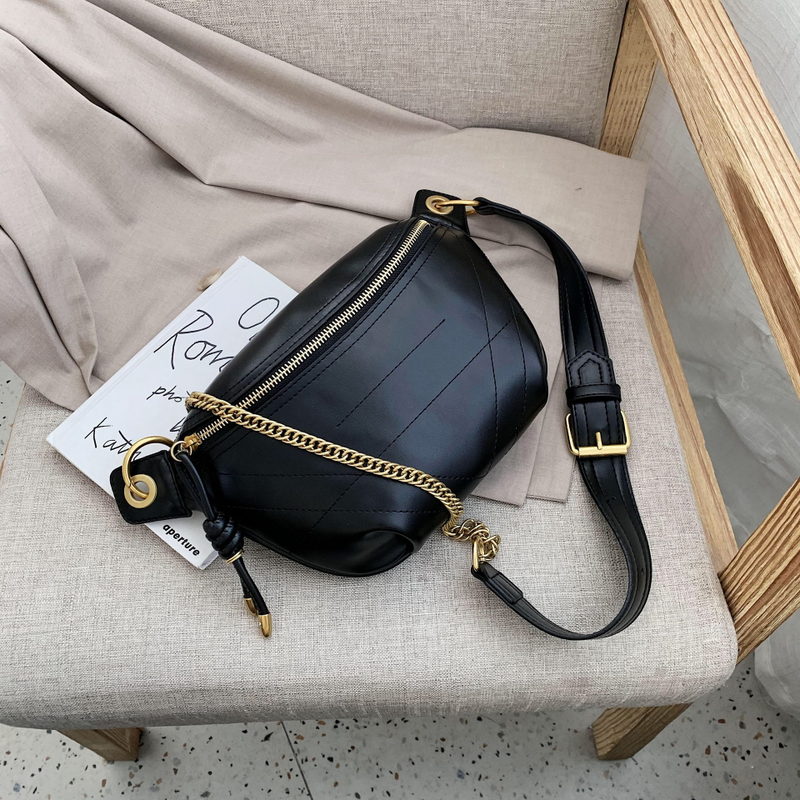 Saco de peito casual bolsa pequena bolsa feminina novo 2020 ins corrente saco do mensageiro saco da multidão ouro metal corrente crossbody saco