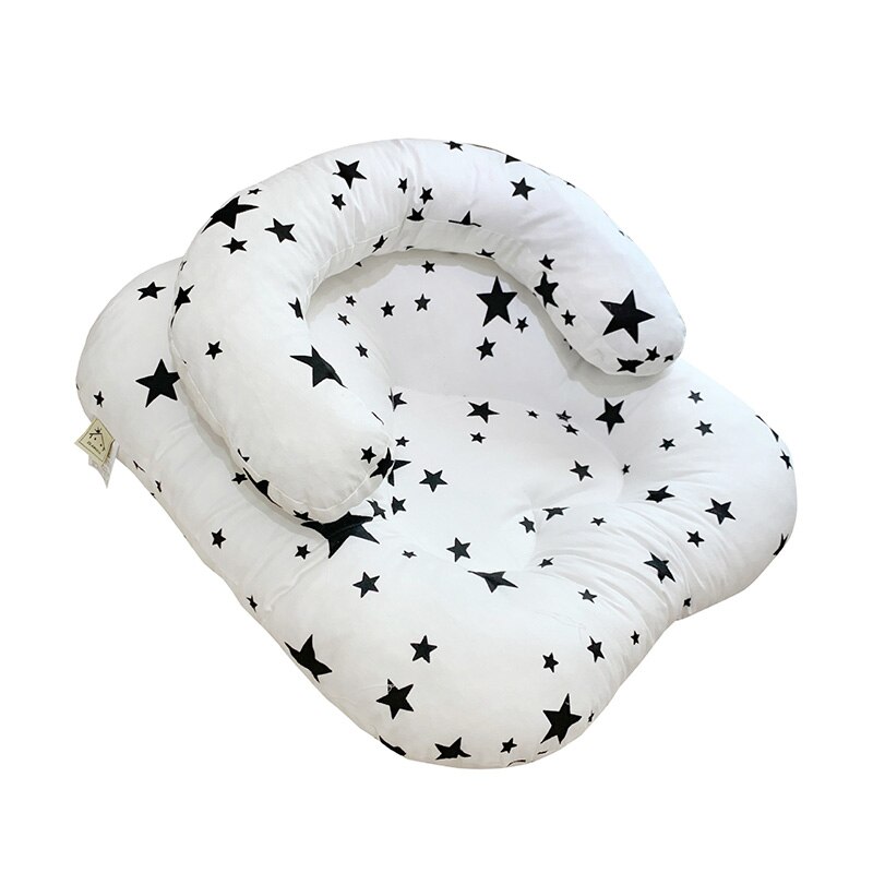 2 stk sæt babyhynde sæde + u form pude nyfødt antispytende mælkeseng baby sofa moderskab amning ammepude: Hvid stjerne