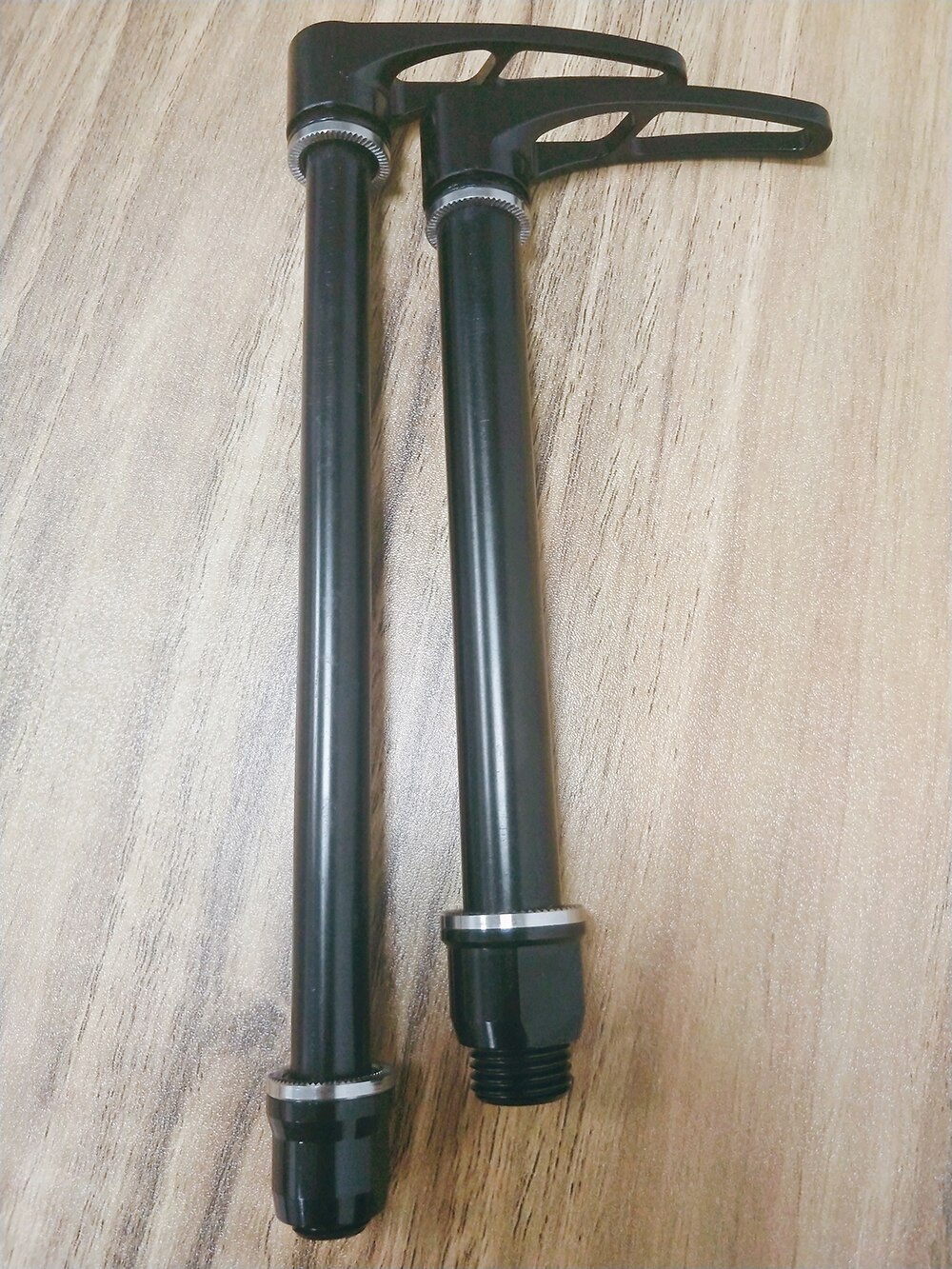 Bicycle quick release lever, the front fork is 15x100mm, the rear fork is 12x142mm, Axis pass