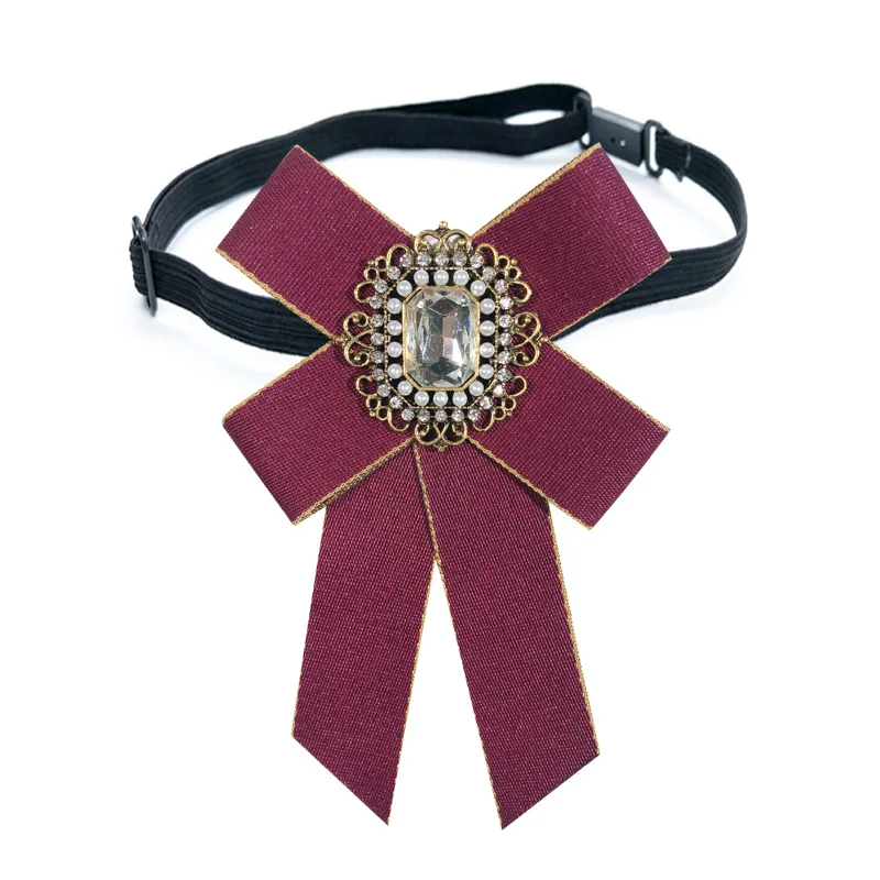 Britse Stijl Stof Strikje Broche Parel Kristal Overhemd Pak Kraag Pinnen Mode Stropdas Broches voor Vrouwen en Mannen Sieraden: Imitation Rhodium Plated