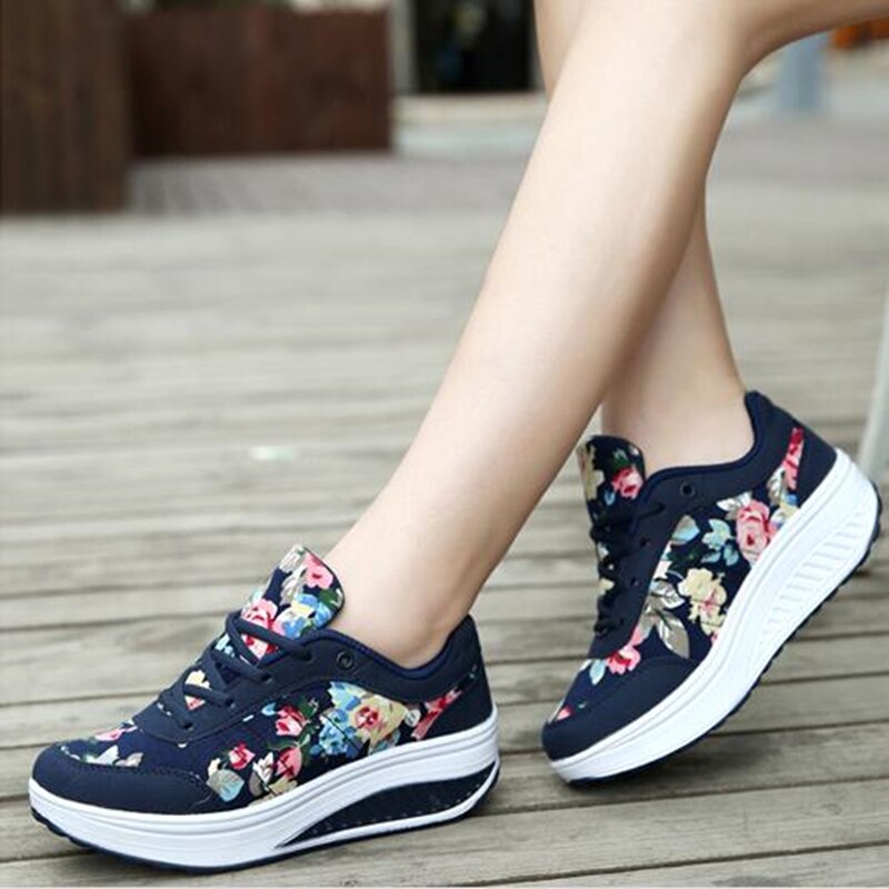 Breathable Women Toning Shoes Flower Printed Comfortable Thick Soles Heighten Swing Shoes Platform Wedge Sneakers