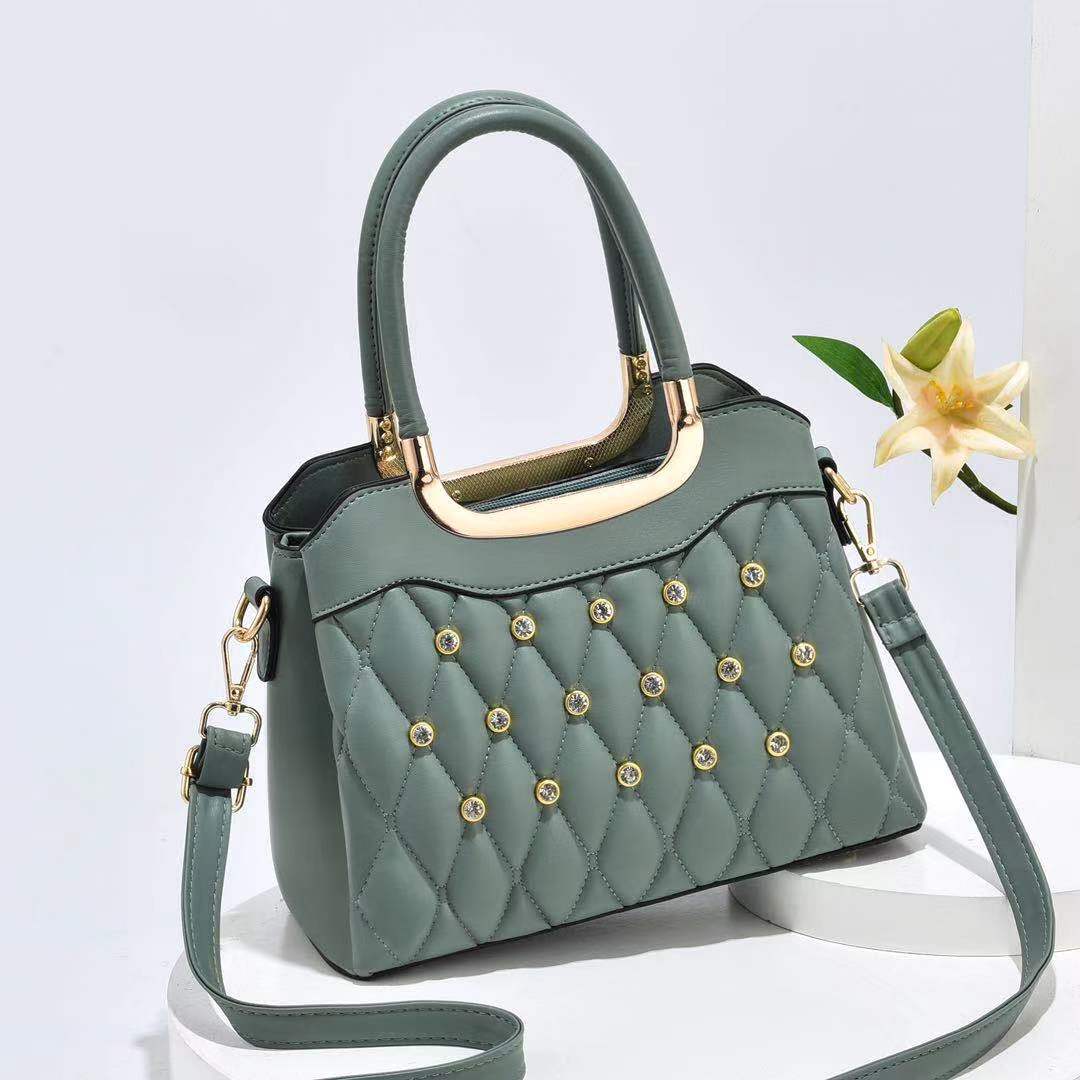 The ms in Europe and the portable single shoulder bag bag: Khaki