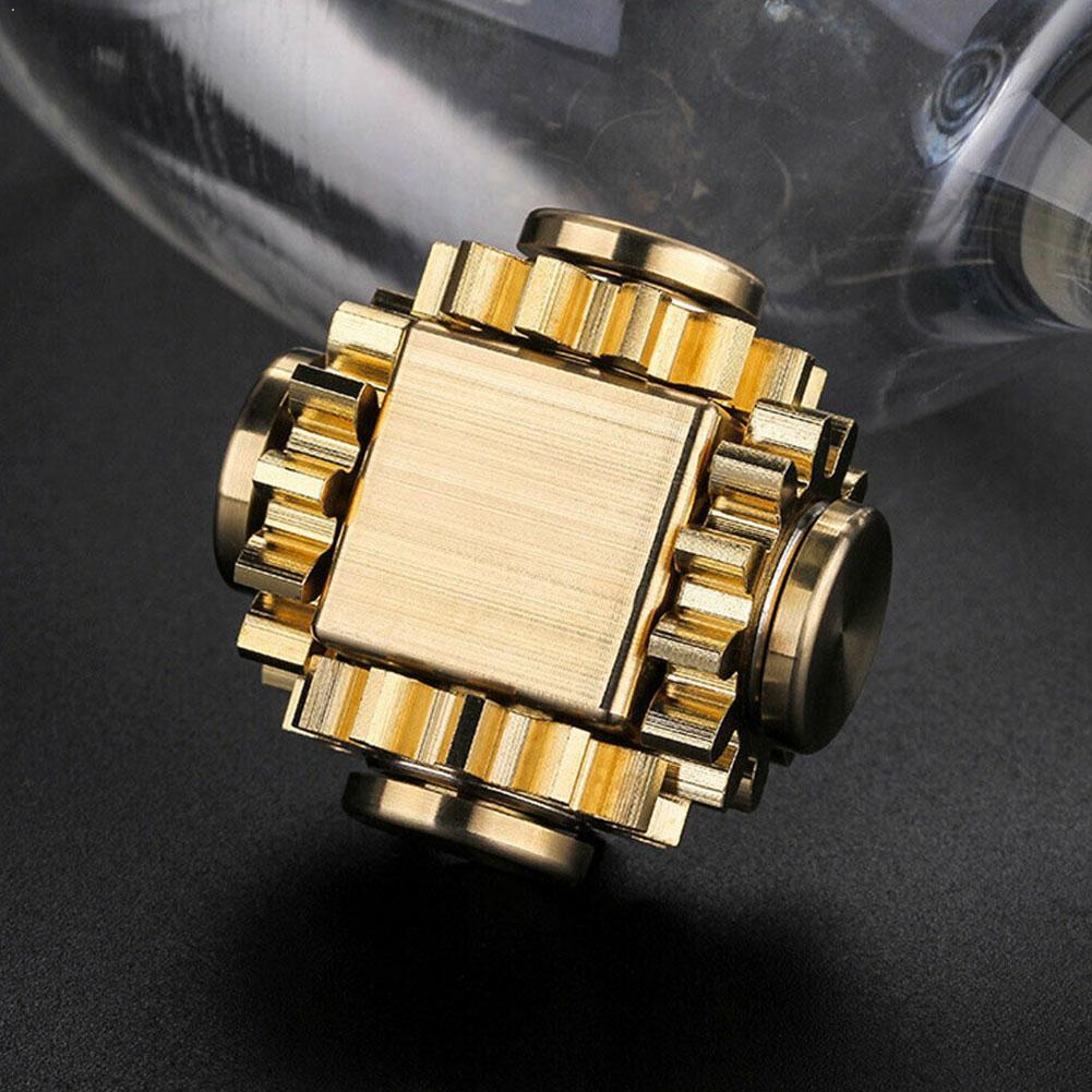 Fingertip gyro gear linkage cube pure copper finger mechanical adult toy decompression feelings craftsman gyro K9I6