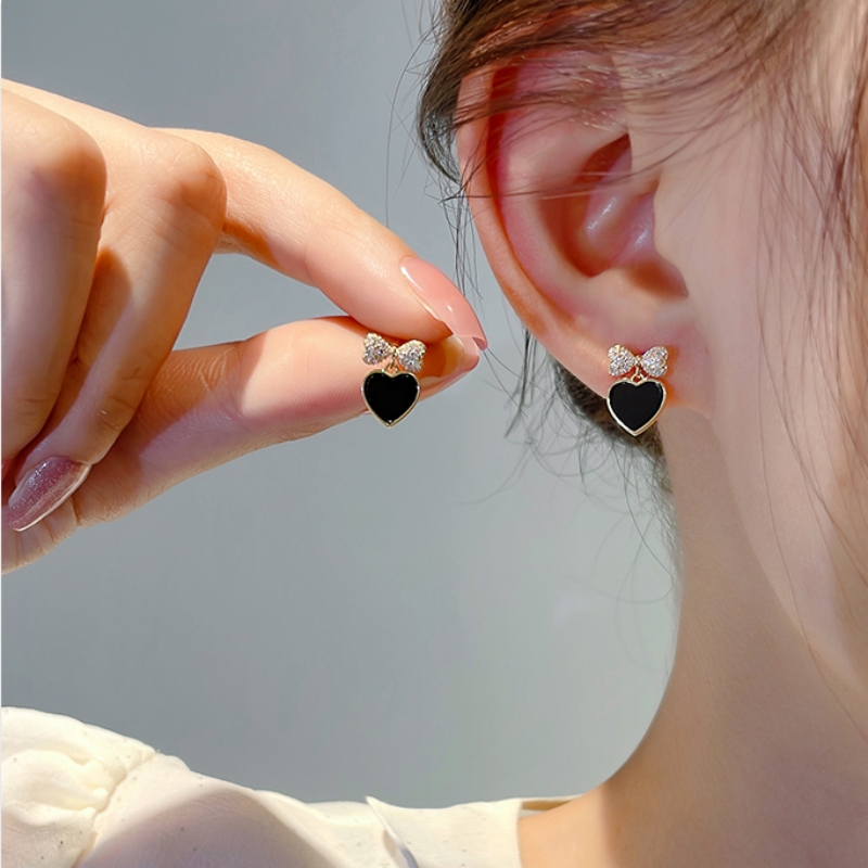 Eenvoudige Imitatie Parel Liefde Hart Oorbellen Voor Vrouwelijke Temperament Stud Oorbellen 2024 Trendy Elegante Mode Bruiloft Sieraden: Licht Geel Kleur