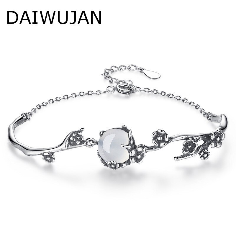 DAIWUJAN Chinesischen Stil 925 Sterling Silber Plum Armband Für Frauen Elegante Alte Thai Silber Mondlicht Weiß Karneol Schmuck