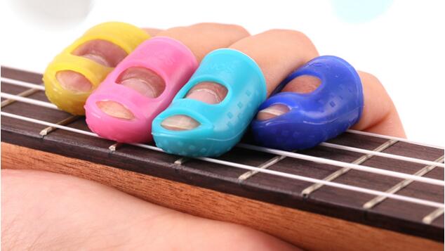 4pcs Vingertop Protector Fingerstall Silicone Guitar String Vinger Guard Tegen de Pers Vinger Ballad Gitaar Accessoires GYH