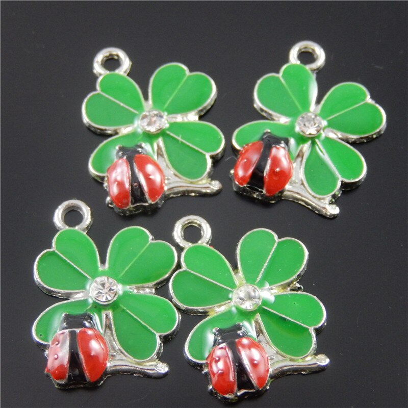 20 pièces vert et rouge couleur trèfle coccinelle fleur émail pendentif breloque bijoux trouver collier accessoires de téléphone 37058