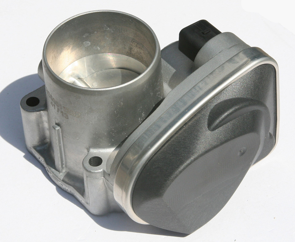 Throttle Body Assembly with Motor and TPS For Renault Clio Megane Modus Scenic OE 8200171134