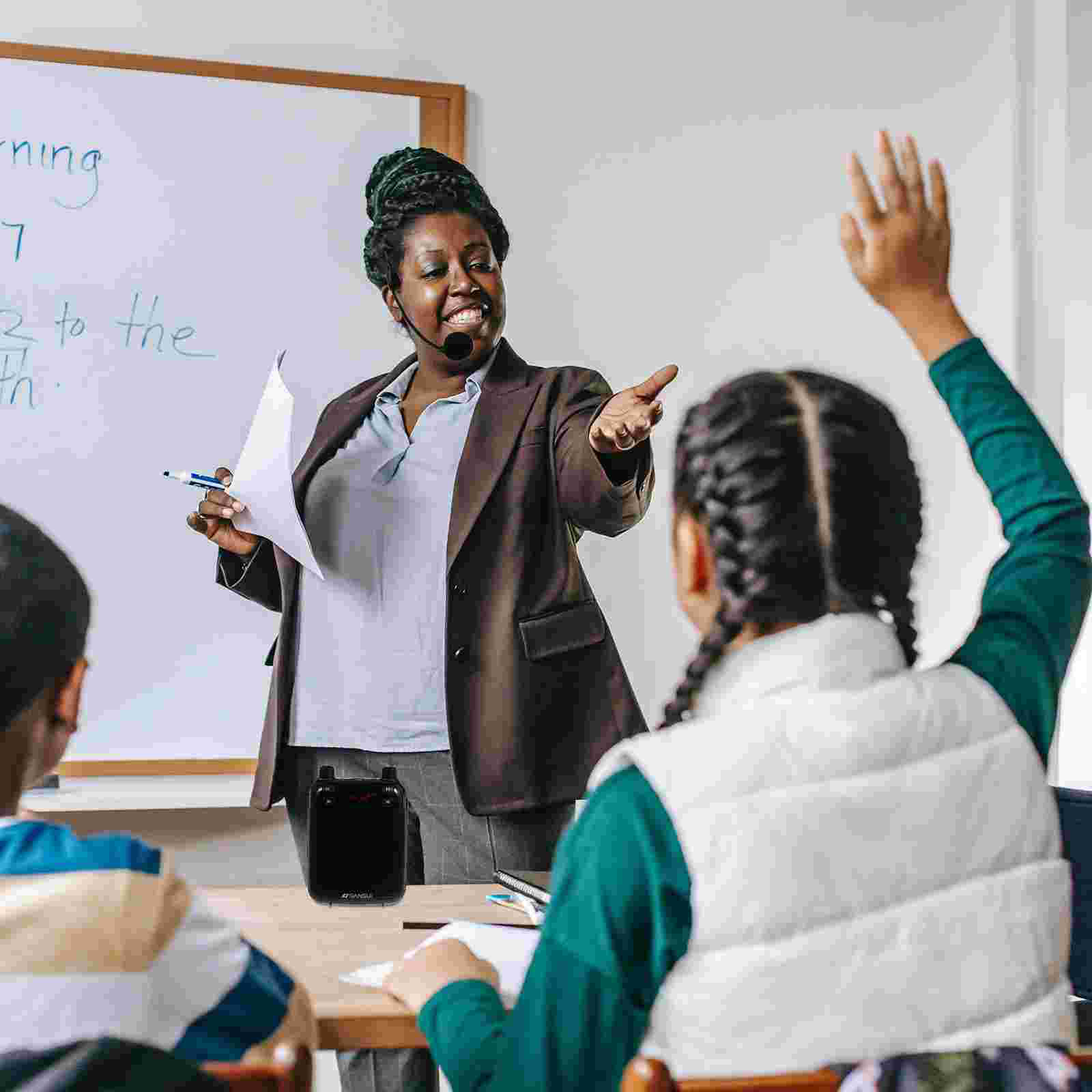 1 Set Wireless Voice Amplifier Wireless Sound Microphone Voice Amplifier Device (Black)