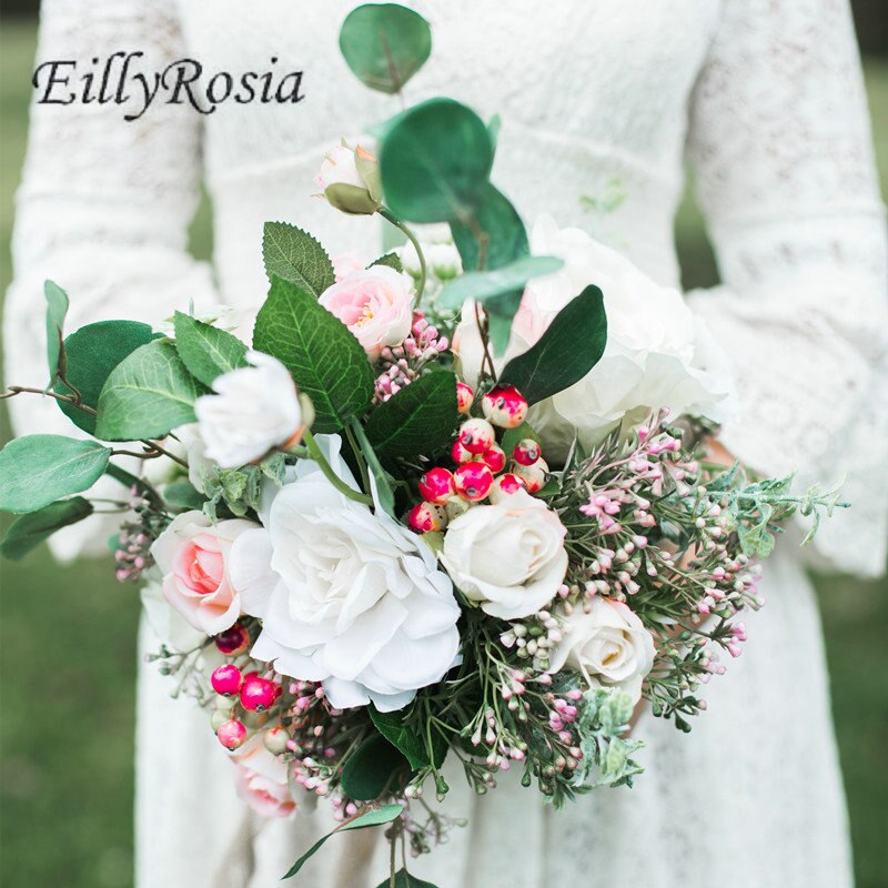 Eillyrosia naturlig brudepikebukett grønne planter hvit rosa bryllupsfotografering reise vill bryllupsbukett