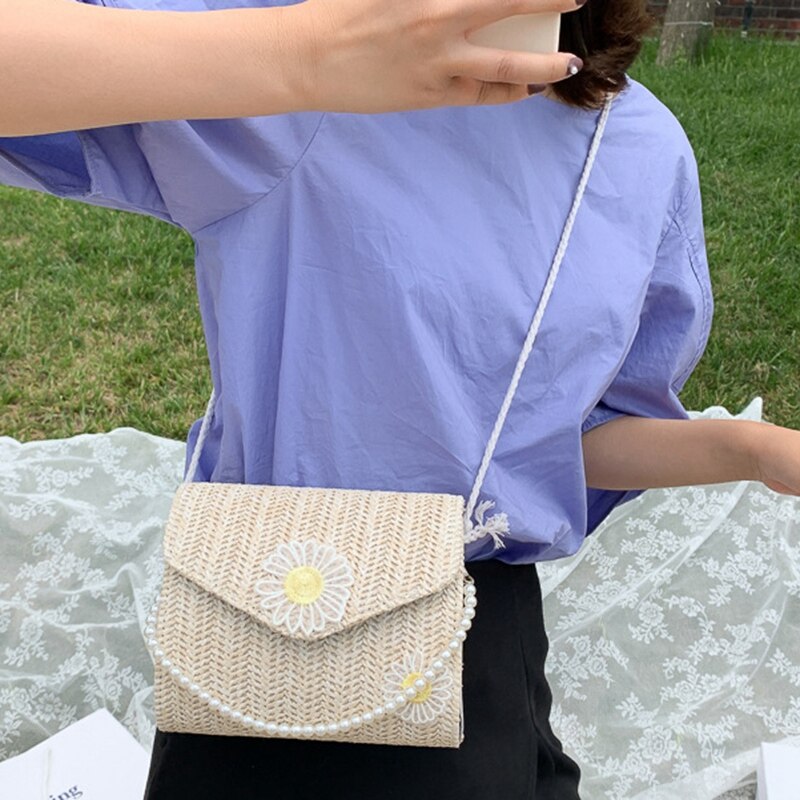 Halmvävd väska kvinnlig vävd axel liten fyrkantig väska wild pearl crossbody-väska