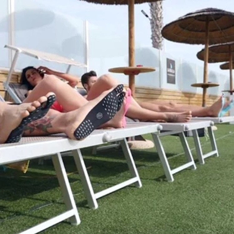 1 Pair Foot Stickers Shoes Stick on Soles Sticky Pads Waterproof Hypoallergenic Adhesive Non-slip Feet Pad Foot Care Tools