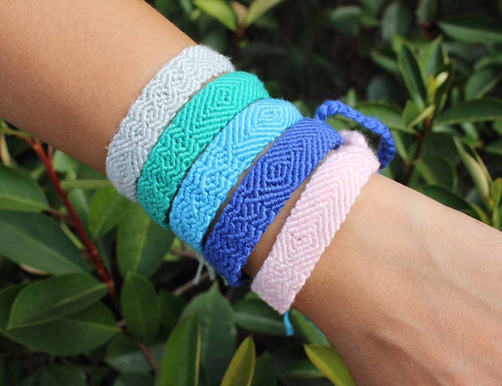 solid color wavy monochrome woven friendship bracelet green blue grey pink red embroidery thread macrame wrap bracelet femme kid