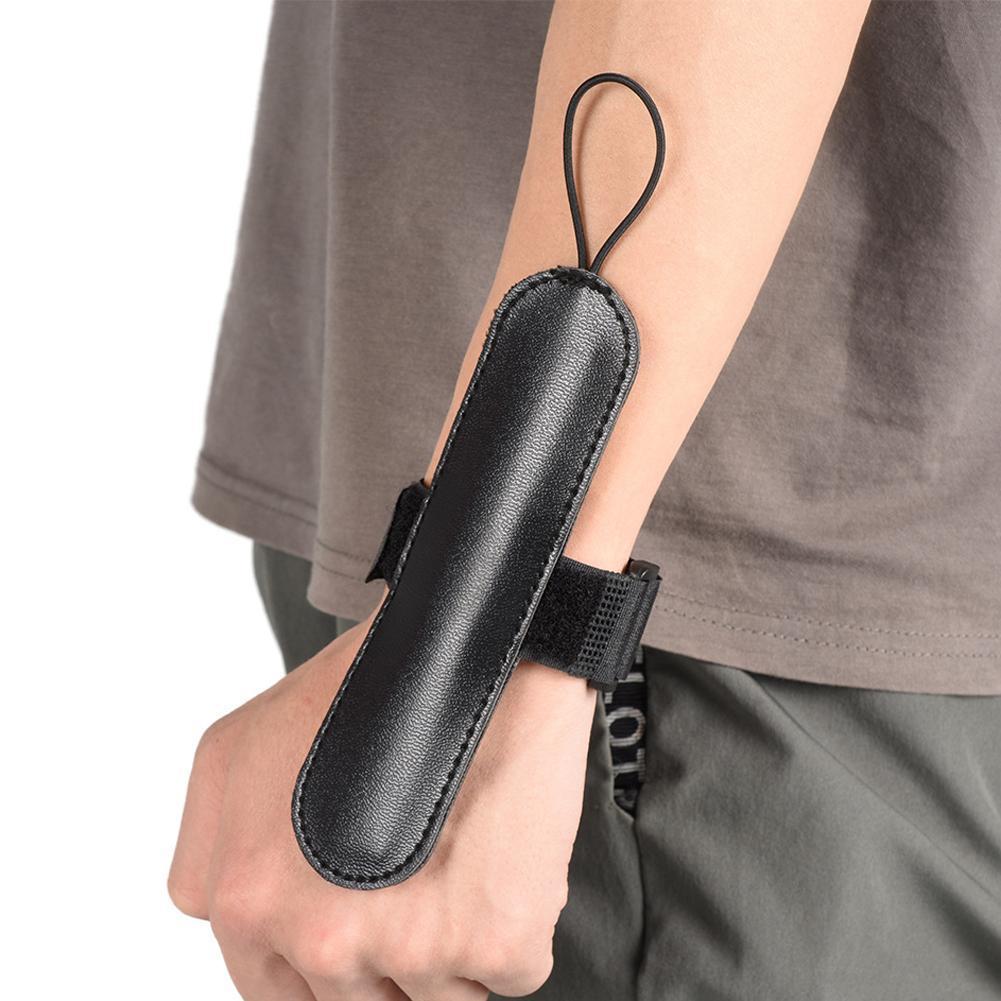 Golf Swing Wrist Holder PU Leather Adjustable Swing Trainer For Beginners Correct Golf Clubs Wrist Gesture Practice Tools Black