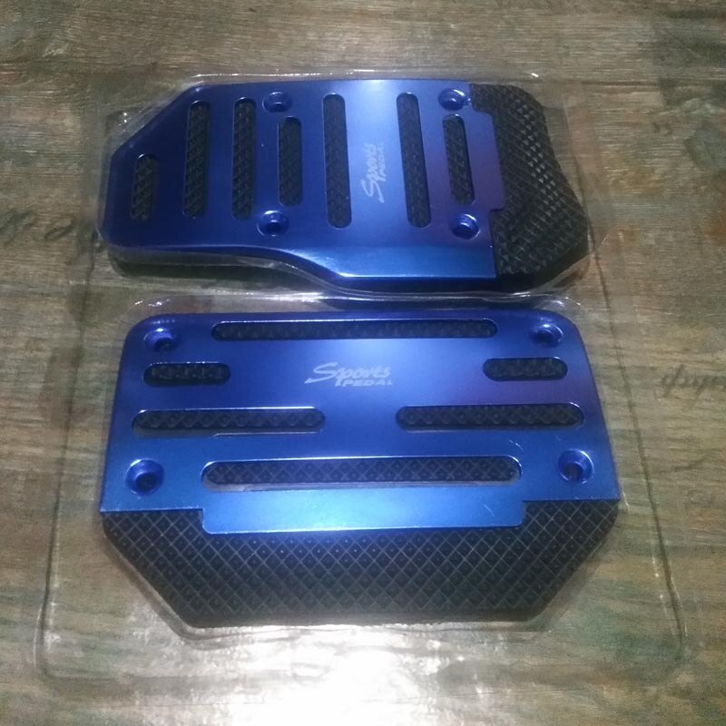 Universal aluminum non-slip car pedal car model for Mitsubishi ASX/Outlander/Lancer Evolution/Pajero/Eclipse/Grandis: blue AT