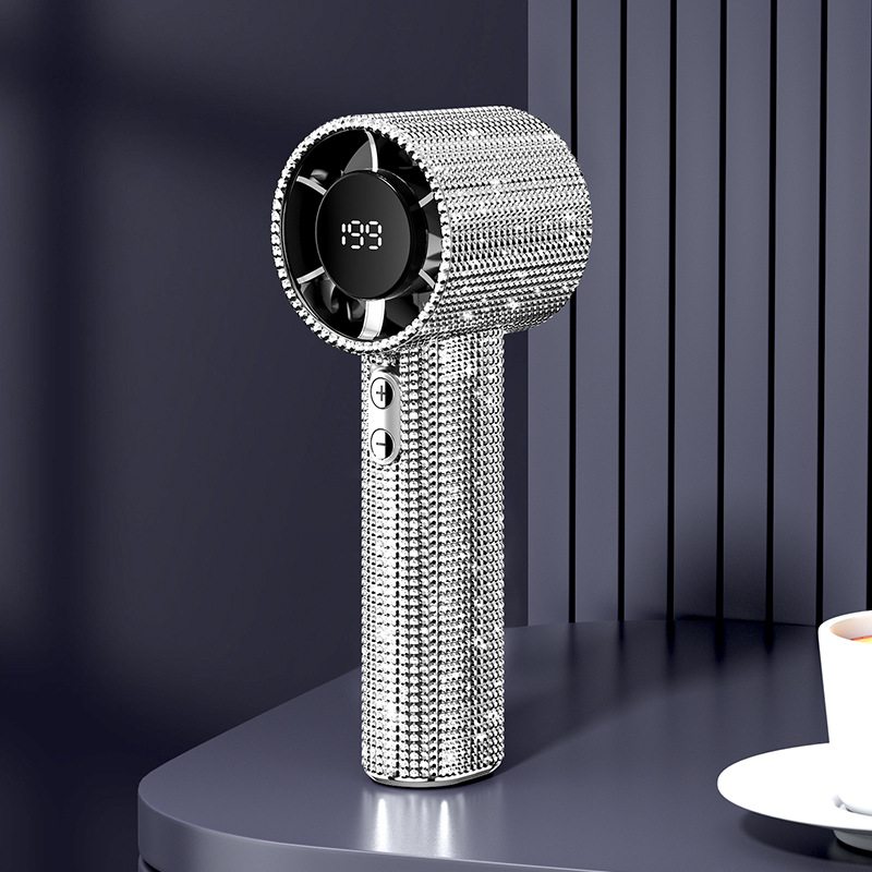 Ein prächtiger und eleganter Handventilator mit großem Akku für eine lange Akkulaufzeit, mit glitzerndem Rand.: WEISS