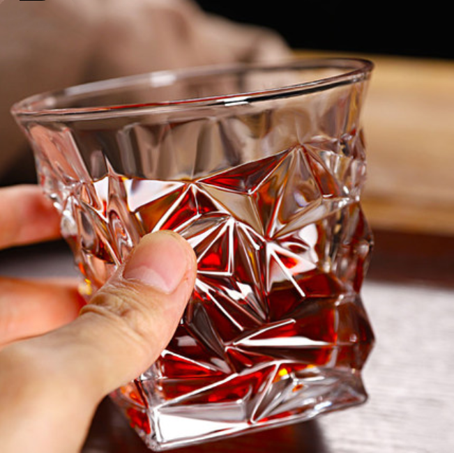 Retro punaviinipullo samppanja lasi viski karahvi vesikannu cocktail kaato ilmastin perhebaari läpinäkyvä väkevä kuppi: Lasi b
