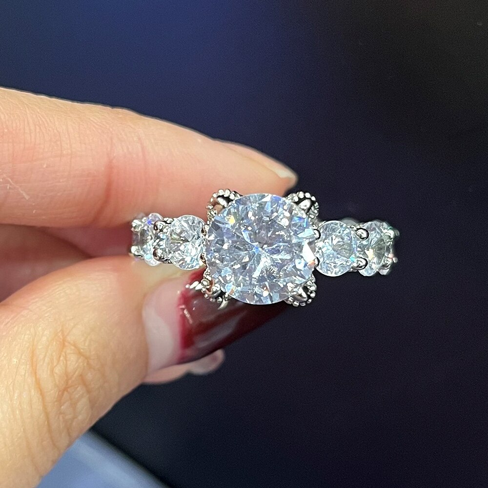 Huitan Prachtige Vrouwen Ringen Met Aaa Ronde Cz Crystal Ringen Voor Wedding Engagement Party Zilver Kleur sieraden