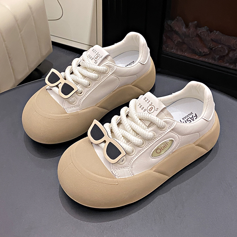 CRLAYDK 2024 Nuovo Designer Carino Donne Occhiali Da Ginnastica Big Toe Piattaforma Scarpe di Moda Slip On Skateboard Walking Tennis per le Ragazze: Beige / 35