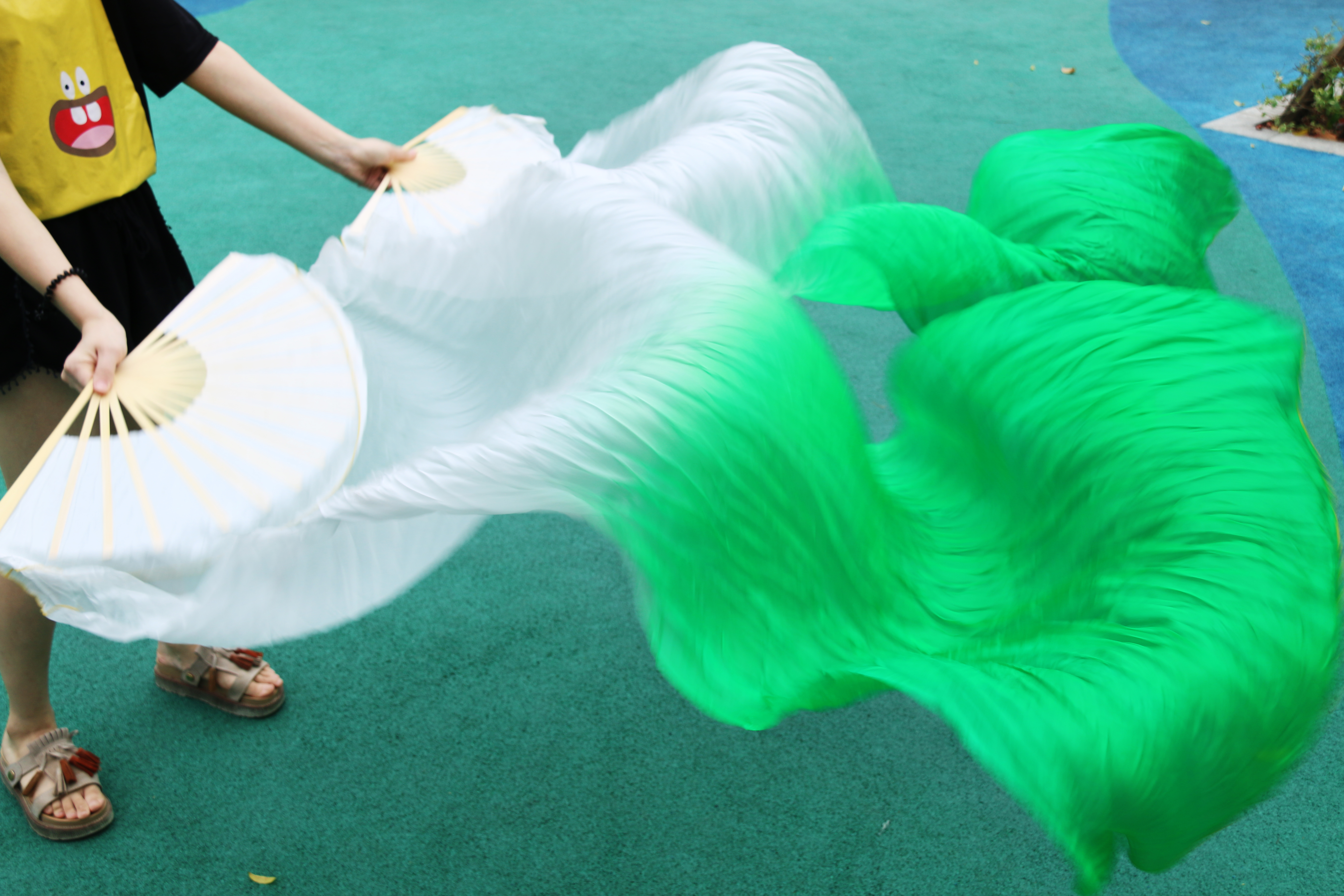 Par de abanicos del baile de seda china de para mujer, abanicos del baile del vientre, barata, BLANCO + verde claro + verde: XL