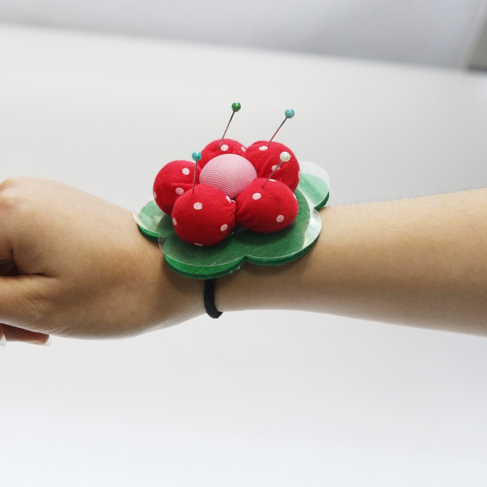 Soft Cotton Fabric Wrist Pincushions Wearable Sewing Pins Holder Needle Pincushions DIY Cross Stitch Sewing Needlework Tools