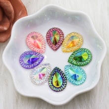 Gema de cristal con forma de gota brillante y colorida, pedrería de resina plana de 13x18mm para costura, apliques artesanales de boda, 25 uds.