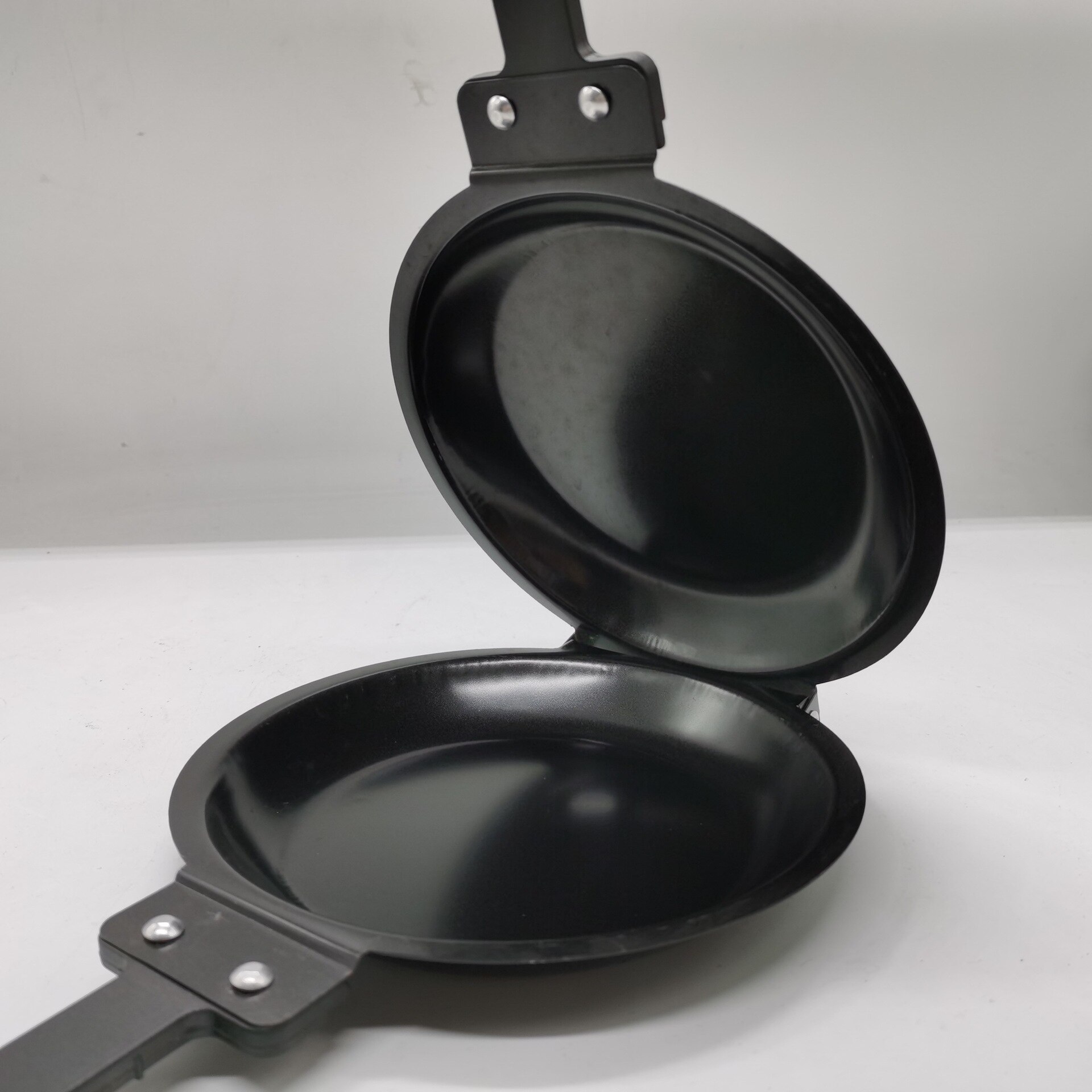 Fabrikanten Leveren Koreaanse Stijl Titanium Staal Rook Gratis Bakken Pan Home Multifunctionele Elektrische Wok Elektrische Bar