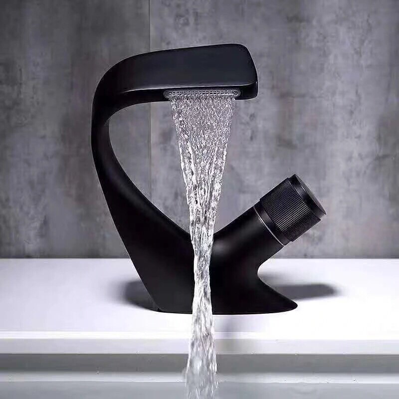 Badeværelsesudstyr vægmonteret håndvaskarmatur sort vaskemåtte enkelt hul og kold blandingshane køkken vandfaldskran