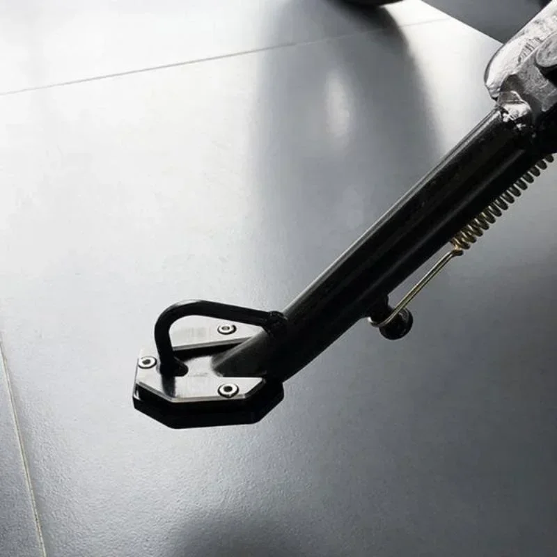 Motorfiets Parkeren Kickstand Extender Voet Zijstandaard Pad Ondersteuning Plaat Motor Accessoires