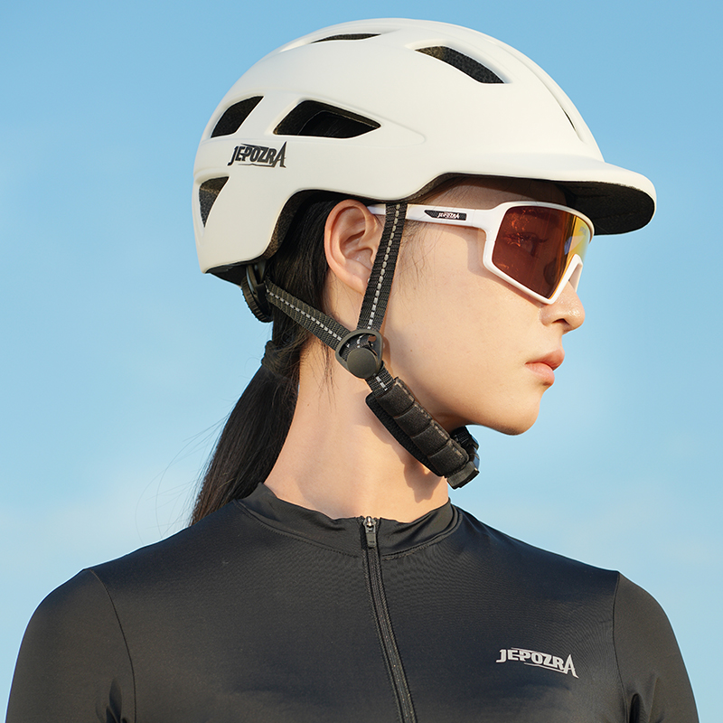Cycling Helmet In-Mold Mountain Road USB Rechargeable Tail light Bicycle Bike Helmet Sports Safe Hat MTB Cycling Helmet: WHITE