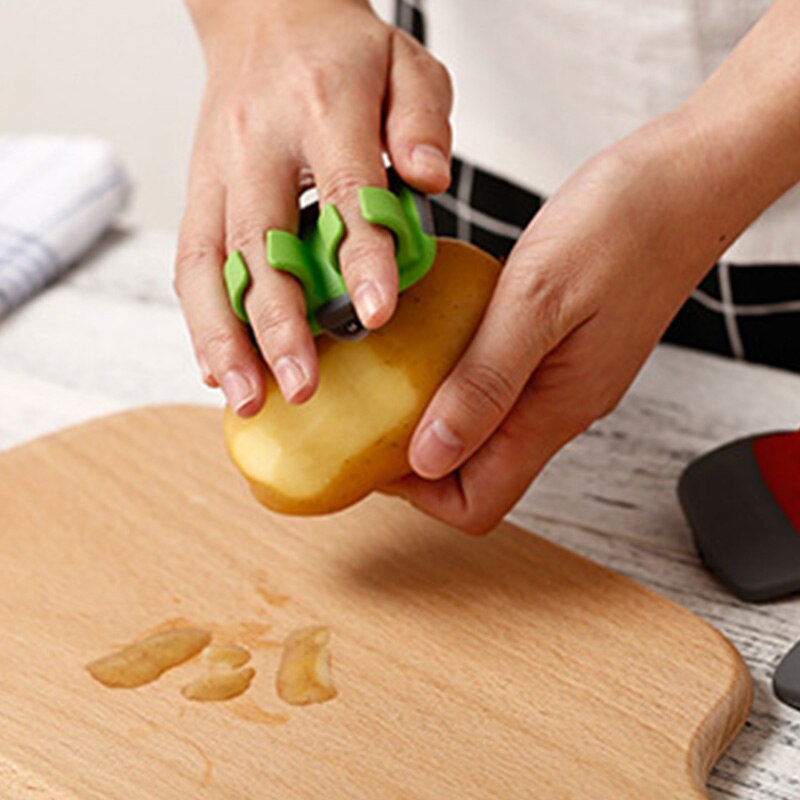 Vegetable Peeler Durable Palm Peeler Sharp Blade Finger Potato Peeler with Comfortable Rubber Finger Grip Palm Fruit Peeler Tool