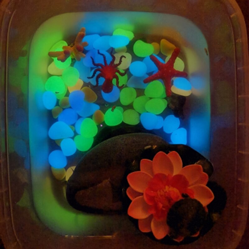 Pierres de jardin à lueur sombre, lot de 25 ou 50, roches à mettre dans les allées, chemin et patio et même la pelouse, décor lumineux pour la cour