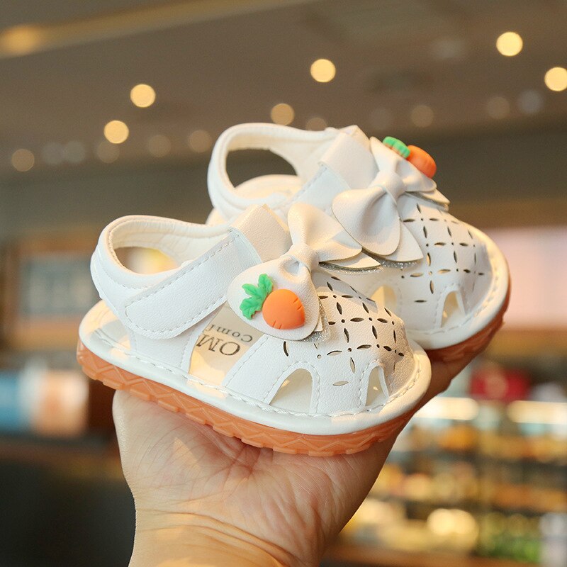 Verão sapatos de bebê meninas princesa sandálias proteção toe moda sandálias com o som 0-2 anos bebês sapatos da criança tamanho 15-19