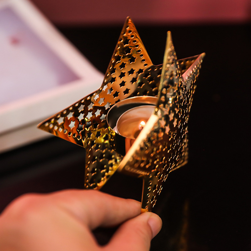 Goldener, bezaubernder, ausgehöhlter Stern-Kerzenhalter, Weihnachtsbaum, Metall-Kerzenständer, Candlelight-Dinner, Weihnachtsatmosphäre, Dekoration