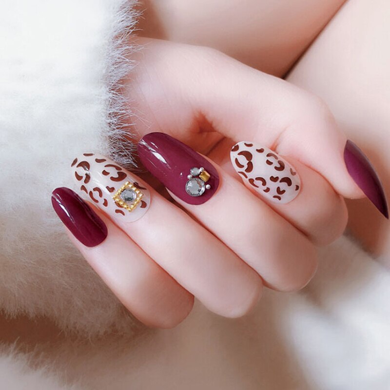 24 pièces/ensemble paillettes strass faux ongles rouge foncé Long rond artificiel faux ongles conseils avec autocollant de colle pour bureau à la maison